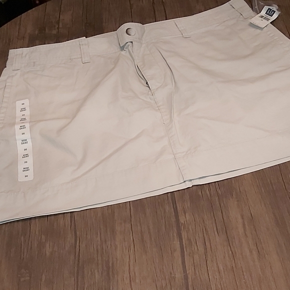 Favorite Khaki Mini Skirt from Gap - Picture 2 of 9